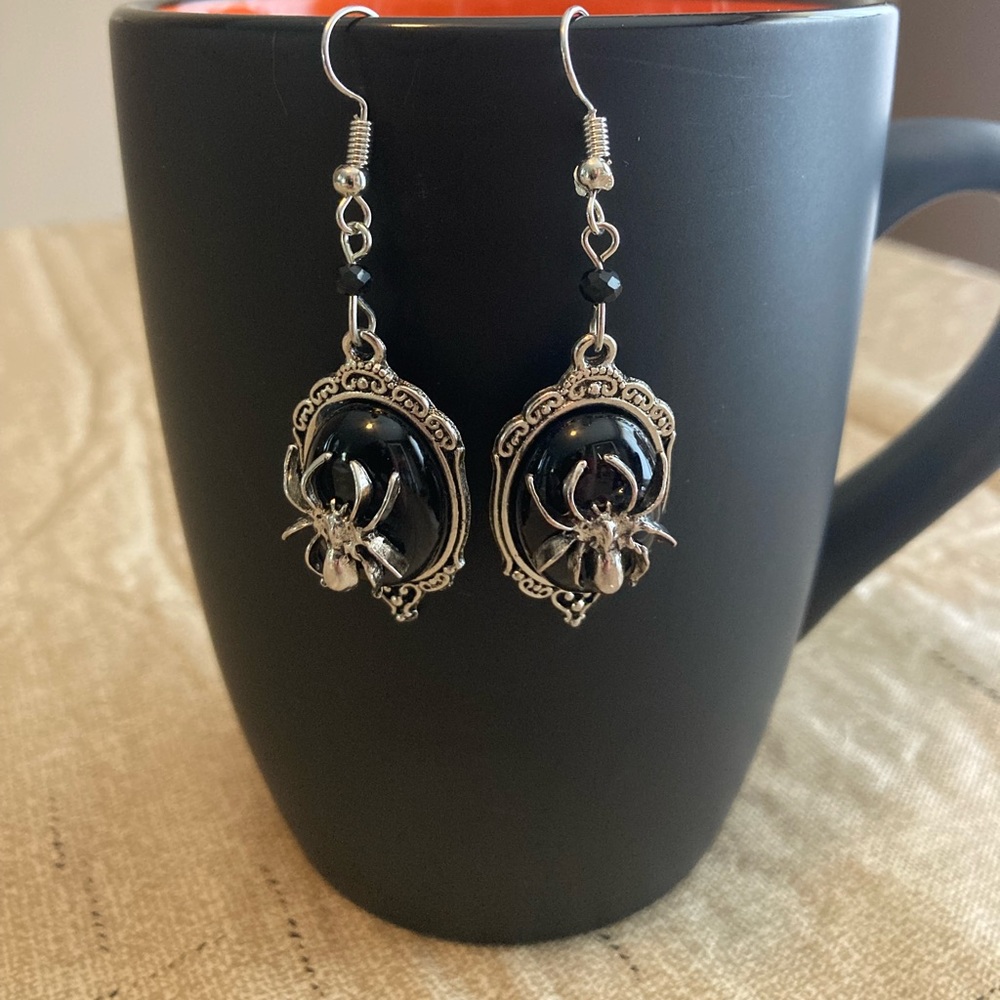 Gothic Retro Black Gemstone Spider Earrings